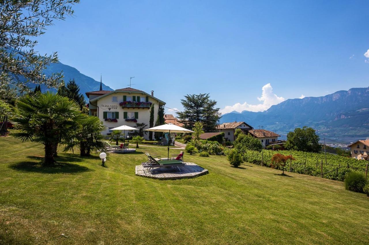 Burgunderhof Villa Montagna Exteriör bild