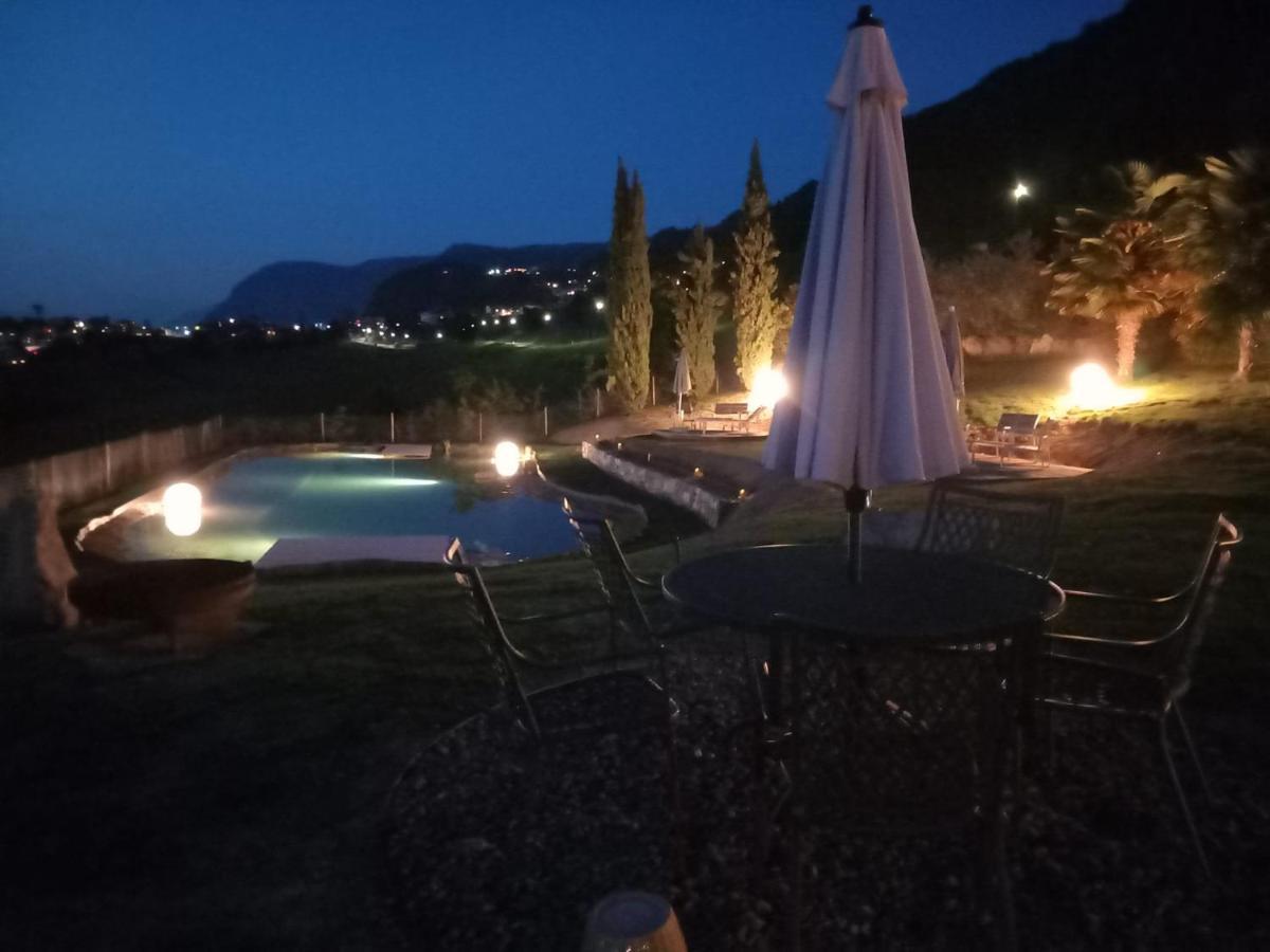 Burgunderhof Villa Montagna Exteriör bild