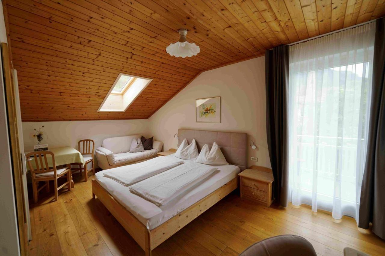 Burgunderhof Villa Montagna Exteriör bild