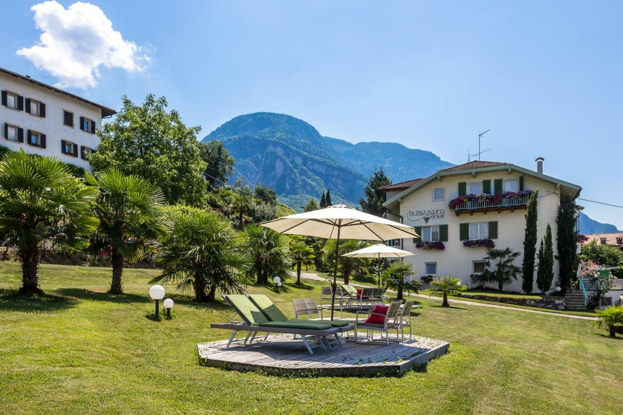 Burgunderhof Villa Montagna Exteriör bild